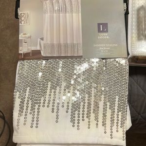 Shower curtain, NWT.